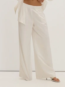 MUSEYN White Wide Leg Concealed Zip Trouser Classy Date Night Chic Evening Fall - Cream - View 2