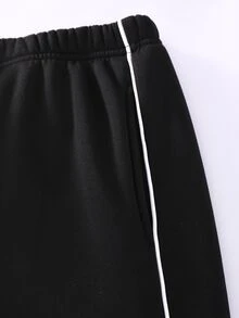 SHEIN 男童2件組衛衣套裝，初秋新品男童開學季必備高級灰色極簡高街風連帽衛衣套裝，秋季新款兒童長袖套頭上衣搭配同款運動長褲2件套，簡約印花圖案點綴，男童日常休閒穿著，兒童初秋校園街頭酷時尚穿搭，旅行推薦 - 黑色 - 查看 5