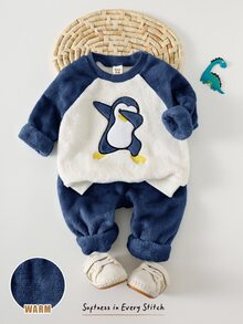 Cozy Pixies 男嬰卡通動物圖案抓絨內裡加厚圓領長袖套頭運動衫＋鬆緊腰長褲 2件套，舒適親膚百搭簡約時尚，適合室內、戶外、日常、運動、玩耍、派對、拍照、節日聖誕企鵝造型嬰兒男孩套裝 - 藏蓝色 - 查看 1