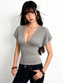 Rina Fox 女款法式復古深V領後綁帶蝙蝠袖性感顯腰修身襯衫 - 卡其色 - 查看 3