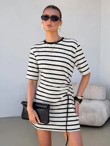 Lavishia 女款優雅初秋休閒針織黑白條紋收腰抓皺短洋裝，黑白條紋洋裝，適合日常休閒穿著，針織洋裝 - 黑與白 - 查看 3