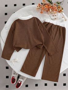 SHEIN Genkimix Kids 2件組女款韓式休閒白色蝴蝶結刺繡撞色翻領長袖短版上衣與喇叭寬腿褲套裝，適合學校、外出、日常穿著，春秋季節適用 - 棕色 - 查看 2
