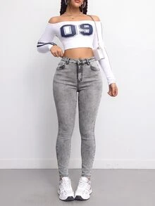 SHEIN Tall CURVE 大尺碼女款高腰修身煙灰色牛仔褲，適合約會、度假、派對、日常穿著、聚會、戶外活動 - 淺色水洗藍 - 查看 5