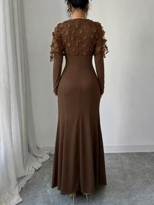 Modelyn فستان طويل ضيق للنساء مع كتف شبكي وتطريز زهري ثلاثي الأبعاد - بني - مشاهدة 3
