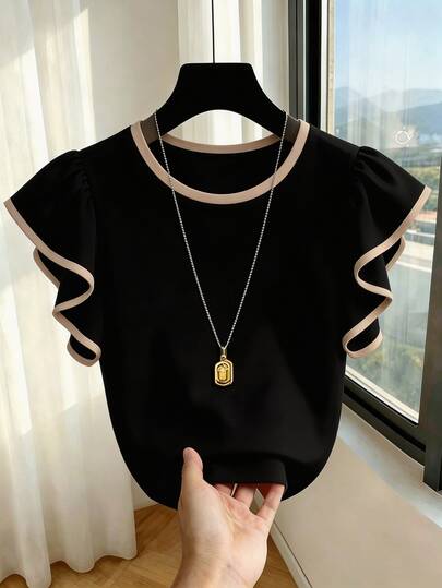 SHEIN Franclia Black & White Contrast Color T-Shirt Made Of Skin-Friendly Elastic Fabric, Comfortable To Wear. Round Neck Paired With Contrast Color Trim, Simple Yet Exquisite; Flutter Sleeve Design Softly Youthful, Creating A Romantic Atmosphere. Slim Fit Contour Body Shape, Outlining Curves, Suitable For Pairing With Jeans Or Skirts, Easily Mastered For Daily Commute Or Casual Dates, Creating A Fresh And Gentle Outfit.
