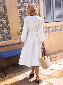 Vivid Eden Elegant Embroidered V-Neck Vacation Autumn/Winter Dress - Black and White - View 3