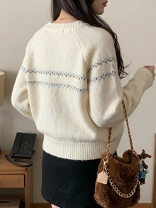 DAZY Cardigan Sweater Hamil dengan Motif Geometris Kancing Tunggal, Modis Kasual, Kreatif, Personal, Segar, dan Imut - Krem - View 2