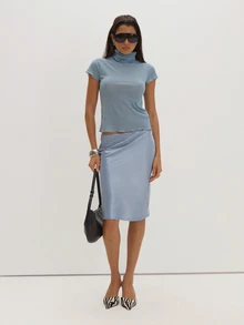 MUSEYN Atasan Biru Transparan Leher Turtleneck Lengan Pendek, Elegan untuk Kencan Malam, Chic untuk Musim Gugur - Biru - View 3