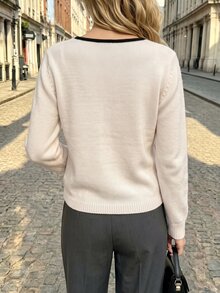 SHEIN كنزة صوفية فضفاضة كاجوال بياقة دائرية وأكمام طويلة مع زينة أزرار الضفدع وتصميم حواف متباينة اللون بيج للنساء للربيع والخريف بلوزة علوية - بيج - مشاهدة 3