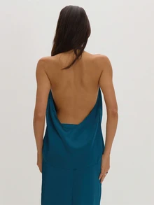 MUSEYN Atasan Satin Biru Kehijauan Tanpa Lengan dengan Leher Halter dan Punggung Terbuka, Elegan untuk Kencan Malam di Musim Gugur - Royal Blue - View 5