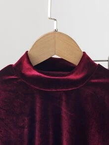 SHEIN Playful Pals 女嬰春秋冬季休閒T恤套裝，不對稱設計高領針織羅紋磨毛布料卡其色純色長袖上衣，搭配卡其色休閒喇叭褲兩件套，適合春秋冬季，可愛俏皮簡約舒適，適用於外出、旅行、度假、派對穿著 - 紅色 - 查看 5