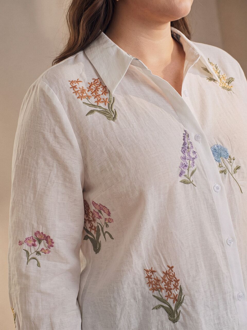 Elegant Romantic Random Embroidered Floral Long Sleeve Design Pleated Vacation Style Faux Linen Plus Size Shirt
