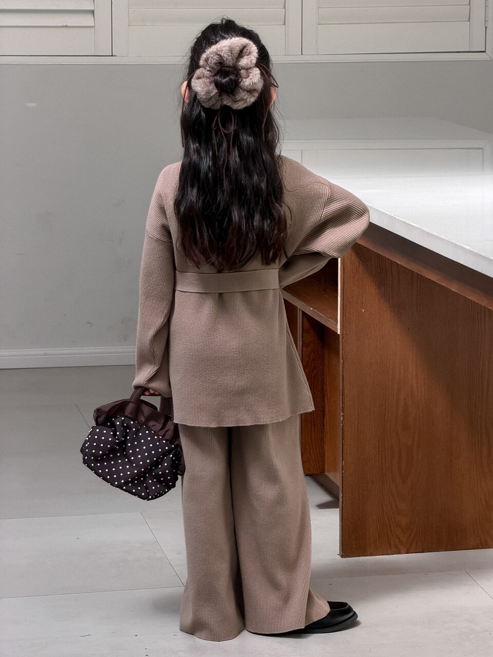 Tween Girl Crew Neck Long Sleeve Sweater And Knit Pants Set