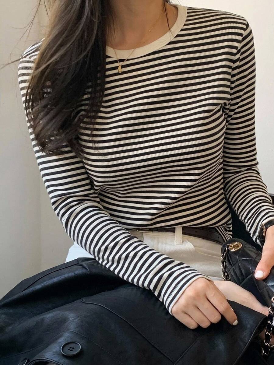 DAZY Women's Striped Short Sleeve T-Shirt Summer Versatile Loose Round Neck Pullover Top - Black - View 1