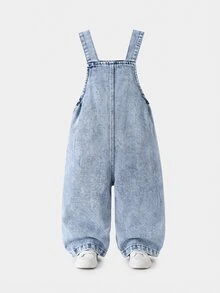 Genkimix Kids 女嬰牛仔吊帶褲 可愛童裝風格 全季新款 復古淺藍色牛仔布 胸前大尺寸 3D 蝴蝶結設計 粉色心形刺繡圖案 直筒寬鬆版型 柔軟舒適面料 日常百搭時尚 適合度假旅行等多種場合 全季新款女嬰牛仔吊帶褲 - 淺色水洗藍 - 查看 3