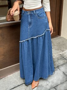 Rivivi Rok Denim Biru Wanita untuk Outdoor Segala Musim dengan Hiasan Rumbai - Dark Wash - View 5