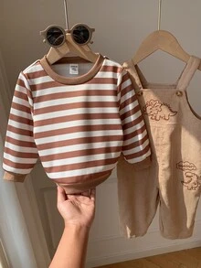 SHEIN 2件組男嬰秋冬條紋針織柔軟圓領短袖套頭上衣與恐龍刺繡吊帶短褲套裝 - 彩色 - 查看 4