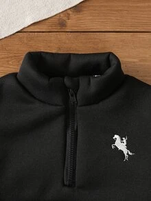 SHEIN 2件組男嬰可愛黑色馬刺繡半拉鍊羅紋長袖小立領厚款戶外冬季聖誕秋季假期運動衫褲套裝 - 黑色 - 查看 9
