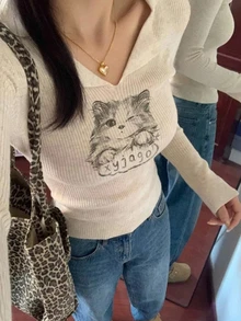 DAZY Cream White V-Neck Cat Cartoon Letter Print Fitted Long Sleeve Casual Versatile Knit Base Layer Sweater - Apricot - View 1