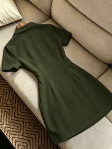 SHEIN Franclia 女款夏季 Polo 領短袖收腰 A 字洋裝，極簡顯瘦設計，適合日常通勤、外出與野餐 - 橄欖綠 - 查看 2