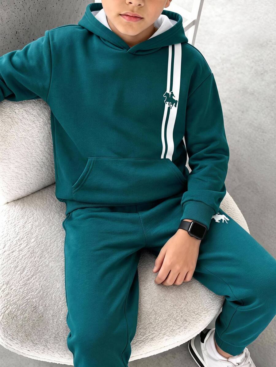 SHEIN 兒童青少年男孩騎士圖案長袖連帽衛衣與長褲套裝 - 墨綠色 - 查看 1