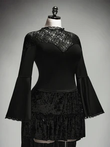 SHEIN ICON Atasan Kaos Rajut Lengan Lonceng Dasar Motif Renda Patchwork Halloween Y2K Ukuran Plus, Pakaian Dalam Gaya Gothic - Hitam - View 1