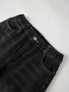 SHEIN TWEEN GIRLS 女孩牛仔褲 復古水洗色街頭時尚 水洗破洞工藝喇叭褲腿款 百搭時尚 新品到貨 彈性舒適 優質棉質牛仔面料 喇叭褲款 日常百搭 適合搭配 T-shirt、衛衣 日常出門、上學通勤、聚會 夏季牛仔街頭風 首選 夏季新品 - 黑色 - 查看 7