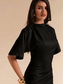 SHEIN BAE 春夏純白色短袖修身百褶優雅長洋裝 女款 - 黑色 - 查看 7