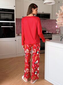 SweetSlumber Set Piyama Atasan Lengan Panjang dan Celana Motif Kartun untuk Wanita - Merah - View 2