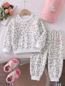 2pcs Baby Girl Casual Fashion Simple Sweet Cute Leopard Print & Bowknot Pattern Crew Neck Sweatshirt Pullover And Matching Leopard Print Pants Set, Suitable For Autumn/Winter - Multicolor - View 1