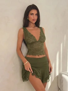 SHEIN ICON 夏季 Y2K 女款性感優雅黑色蕾絲拼接上衣，休閒百搭，適合夜店外出與日常穿著 - 軍綠色 - 查看 5