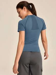 Exploreva Exploreva 女款極簡戶外網布拼接短袖T恤 - 霧霾藍 - 查看 5