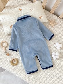 SHEIN 1件裝秋冬雙面法蘭絨新生兒連身衣居家服，可愛熊貼布對比色滾邊設計，下擺口袋裝飾，藍色柔軟舒適長袖無腳連身褲冬季套裝 - 霧霾藍 - 查看 2