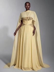 Elitara Gaun Panjang A-Line Elegan Ukuran Plus Warna Kuning Champagne dengan Leher Halter V Dalam, Hiasan Manik-manik dan Rhinestone, Pinggang Berkerut dengan Desain Selendang Pita, Cocok untuk Pesta Prom, Pesta Liburan, Acara Pernikahan, dan Gaun Malam Formal - Sampanye - View 1