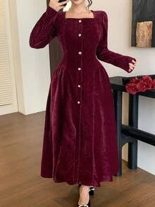 DAZY Đầm nữ phong cách Pháp tay dài xếp ly eo cài cúc - Màu Đỏ Sâu - Xem 7