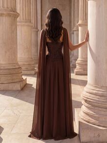Coutiva Gaun Malam Wanita Warna Polos Berlipit Elegan yang Mempertegas Pinggang - Coffee Brown - View 2