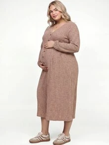 Plussiva فستان كاجوال للحوامل مقاس كبير بلون موحد وياقة على شكل حرف V وأكمام طويلة وتصميم بأزرار - بني داكن - مشاهدة 5