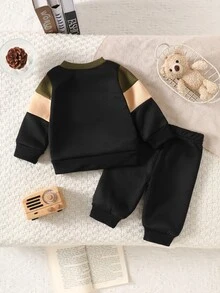 SHEIN 新生兒男嬰幼兒運動衫慢跑褲套裝 橄欖色黑色奶油色 熊刺繡拼色長袖加厚秋冬毛衣連帽衫套頭衫 - 綠色 - 查看 3