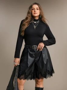 Freevana شورت برمودا أنيق بخصر عالي من الجلد الصناعي مع حافة دانتيل رقيقة وكسرات أمامية، أنيق وراقي - الأسود - مشاهدة 6