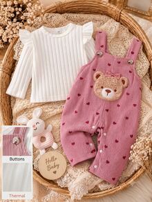 SHEIN Playful Pals 女嬰蓮花粉卡通熊連身褲套裝，全身愛心印花荷葉袖上衣與羅紋吊帶褲 2 件套，適合外出與玩耍 - 粉色 - 查看 3