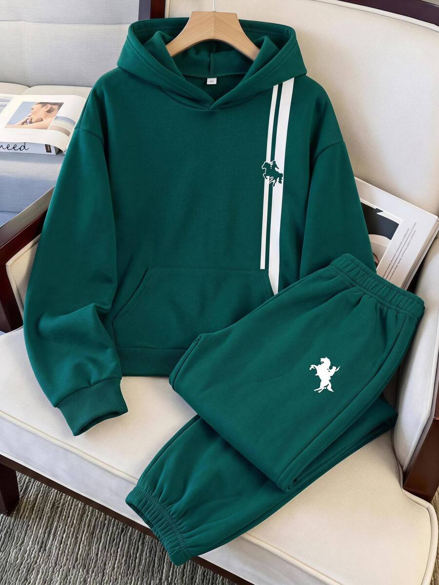 SHEIN 兒童青少年男孩騎士圖案長袖連帽衛衣與長褲套裝 - 墨綠色 - 查看 1