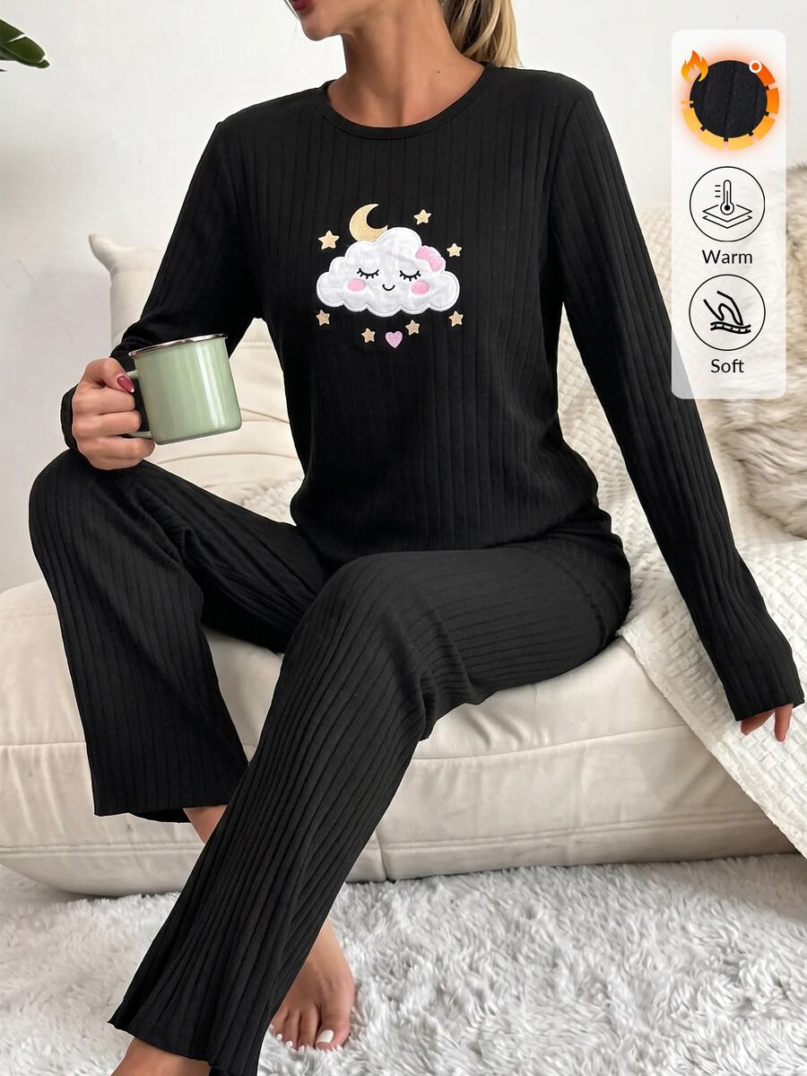 SHEIN طقم بيجامة كاجوال نسائي من قطعتين بتصميم تطريز القمر والنجوم والسحاب، ملابس علوية بأكمام طويلة وياقة دائرية مضلعة مع بنطلون مطابق - الأسود - مشاهدة 1