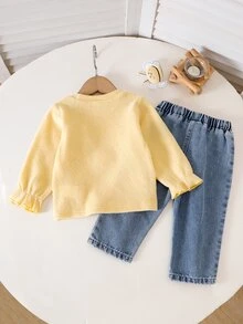 SHEIN Playful Pals 2件組幼兒女嬰衛衣牛仔長褲套裝，甜美黃藍色蜜蜂花朵拼接設計，長袖圓領，派對秋季假期穿搭 - 黃色 - 查看 2