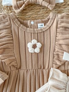 SHEIN 2件組女嬰杏色+卡其色圓領長袖毛絨針織羅紋荷葉袖荷葉邊3D花朵收腰A字短洋裝，休閒可愛時尚優雅韓系復古風，適合秋冬日常穿著、旅行、度假、派對及各種場合 - 彩色 - 查看 10