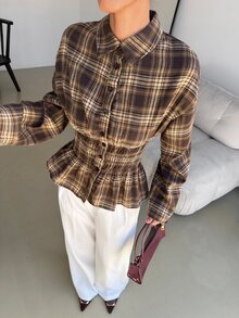 Lavishia بلوزة قميص نسائية أنيقة للعمل بتصميم مربعات، مع أزرار أمامية وخصر مشدود مجعد - قهوة بني - مشاهدة 5