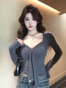 Dazy Tall تي شيرت نسائي بأكمام طويلة مع فيونكة ورباط - رمادي - مشاهدة 8