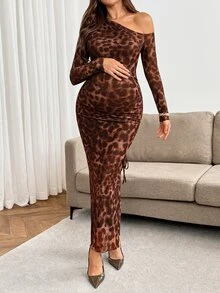 SHEIN فستان حمل بكتف غير متماثل وطبعة نمر وأكمام طويلة وفتحة جانبية عند الحافة - بني - مشاهدة 7