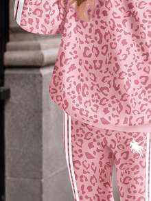 Vintage Fashion Pink Leopard Print Colorblock Sports Stripe, Girls Casual Crew Neck Long Sleeve Sweatshirt & Leggings 2pcs Set New Style Suitable For Autumn/Winter Daily Wear, Outings, Campus, Sports, Back To School Season, Relaxed Chic, American Streetwear Girl, Sweet Cool Relaxed Fashion - Multicolor - View 5