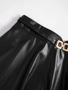 SHEIN PETITE تنورة سوبر ميني متعددة الاستخدامات للنساء من سلسلة Petite بحافة مظلية من مادة PU - الأسود - مشاهدة 7