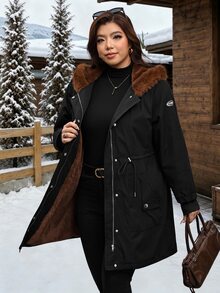 SHEIN Clasi جاكيت مقاس كبير بأزرار وحبل شد وياقة من الفرو الصناعي مع رقعات وغطاء رأس - الأسود - مشاهدة 5